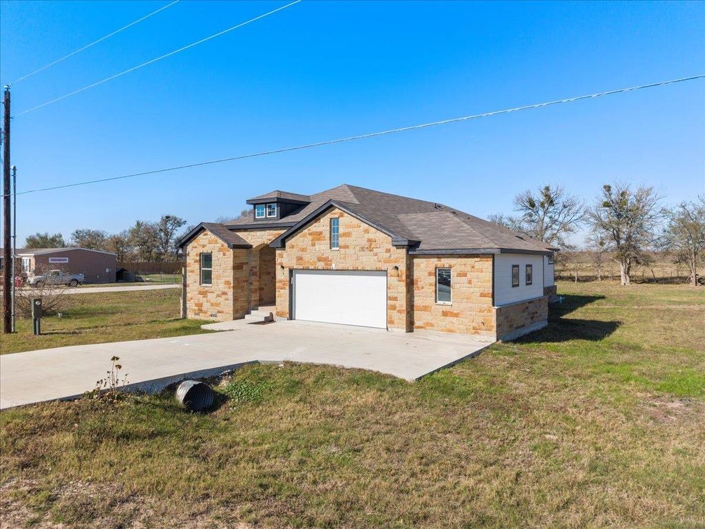 217 Gato RD, Cedar Creek, TX 78612