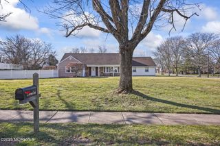 2 Varnum Lane, Manalapan, NJ 07726