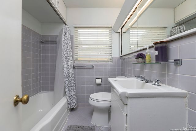 311 Karen Ln, San Antonio, TX 78209