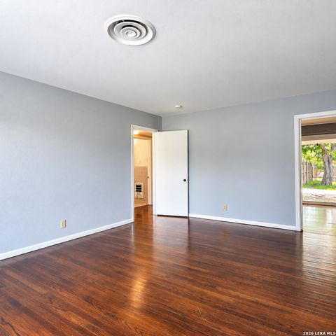 311 Karen Ln, San Antonio, TX 78209
