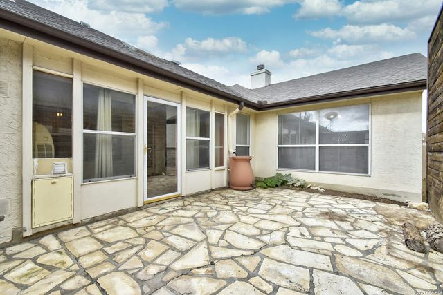 5824 GRANDWOOD DR, San Antonio, TX 78239