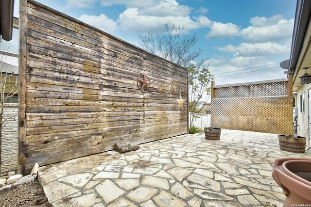 5824 GRANDWOOD DR, San Antonio, TX 78239