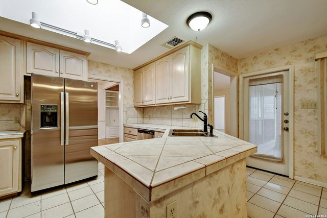 5824 GRANDWOOD DR, San Antonio, TX 78239