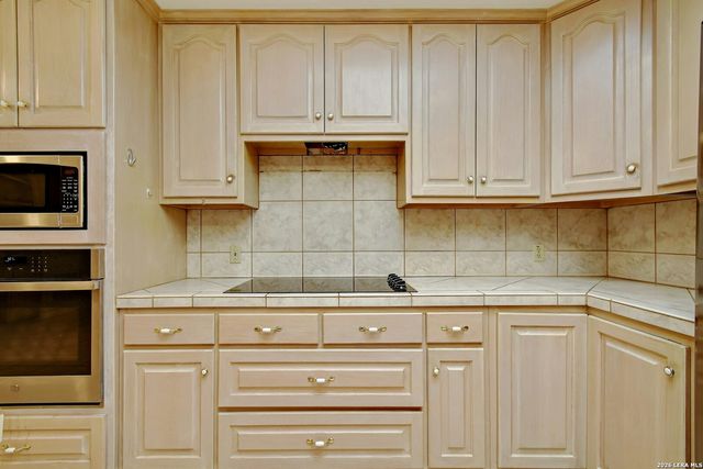 5824 GRANDWOOD DR, San Antonio, TX 78239