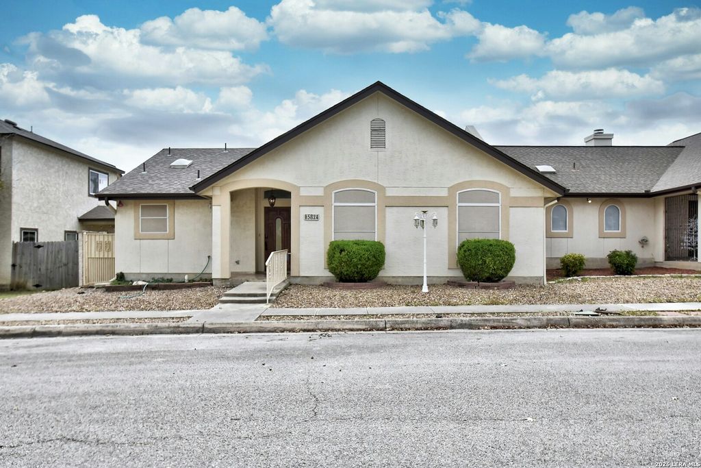 5824 GRANDWOOD DR, San Antonio, TX 78239