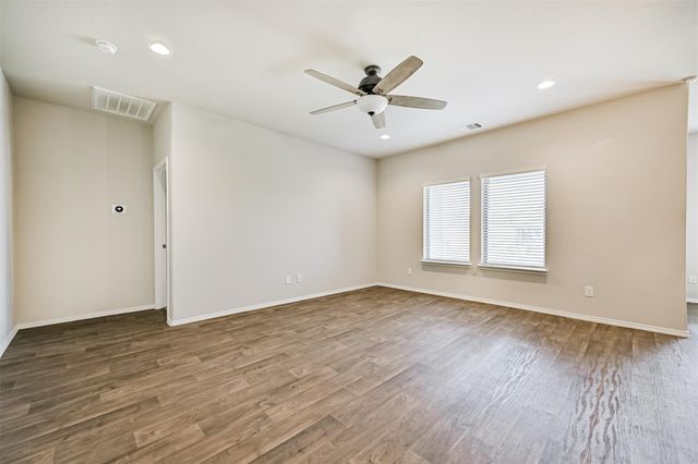 11422 34th Avenue N, Texas City, TX 77591