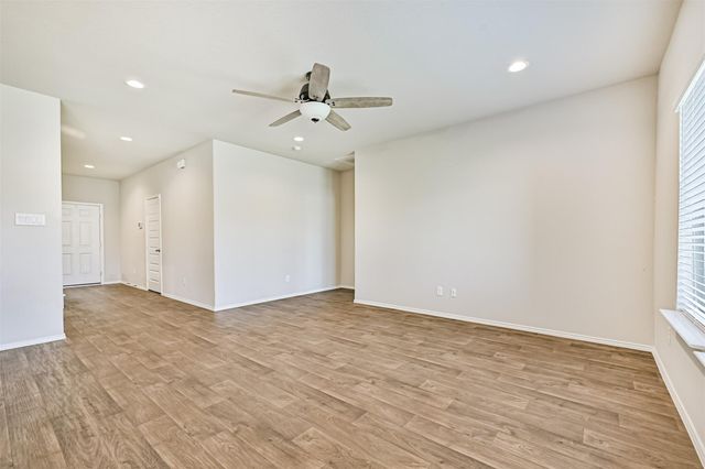 11422 34th Avenue N, Texas City, TX 77591