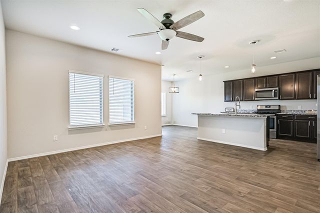 11422 34th Avenue N, Texas City, TX 77591