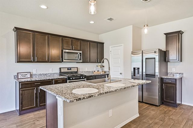 11422 34th Avenue N, Texas City, TX 77591