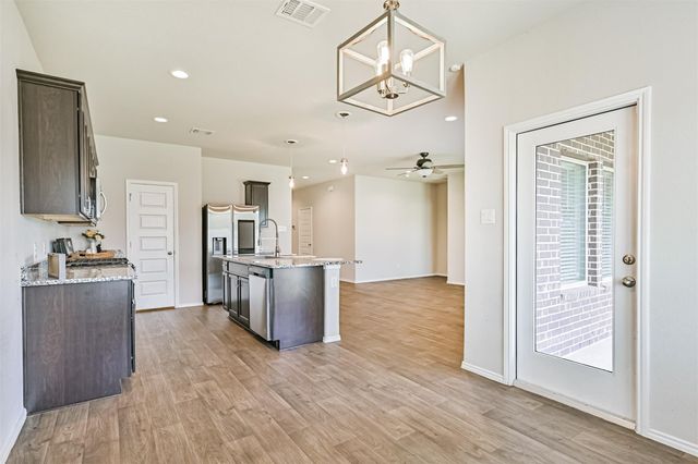 11422 34th Avenue N, Texas City, TX 77591