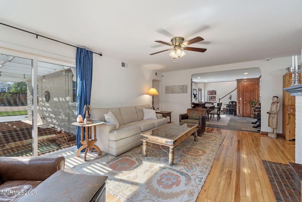 Image 10 of property listing at 300 Country Club Drive, Reno, NV 89509