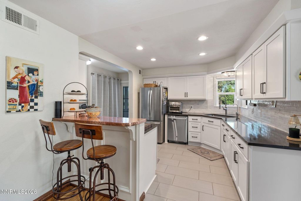 Image 15 of property listing at 300 Country Club Drive, Reno, NV 89509