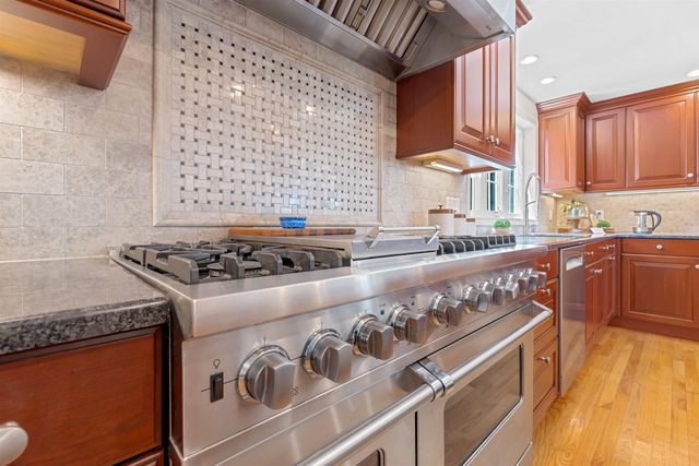 127 Hooksett Road, Auburn, NH 03032