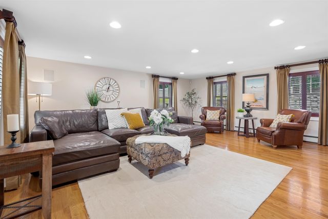 127 Hooksett Road, Auburn, NH 03032