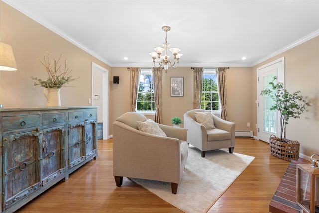 127 Hooksett Road, Auburn, NH 03032