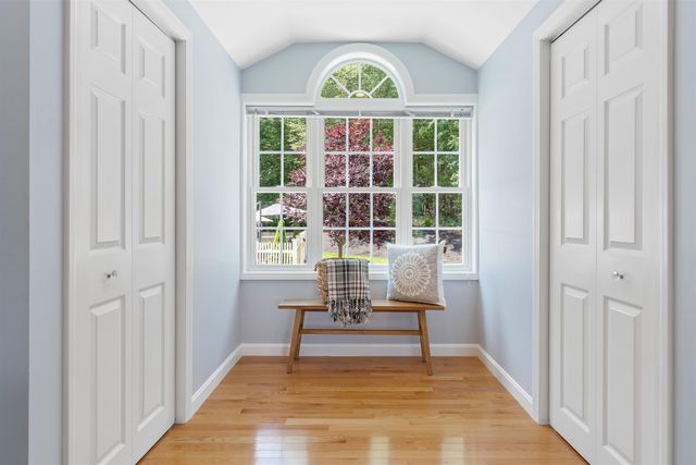 127 Hooksett Road, Auburn, NH 03032