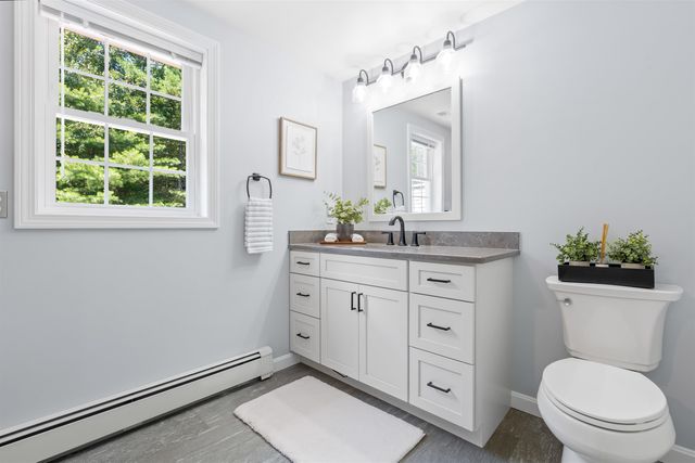 127 Hooksett Road, Auburn, NH 03032