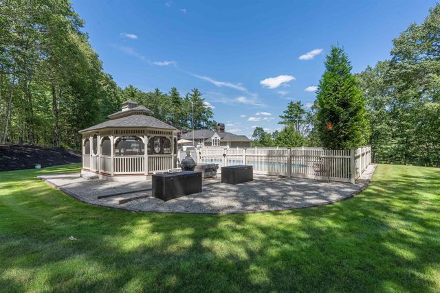 127 Hooksett Road, Auburn, NH 03032