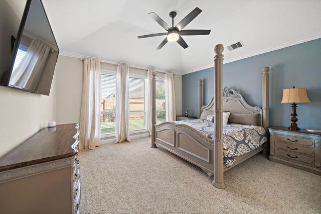 9610 Lochampton Drive, Tomball, TX 77375