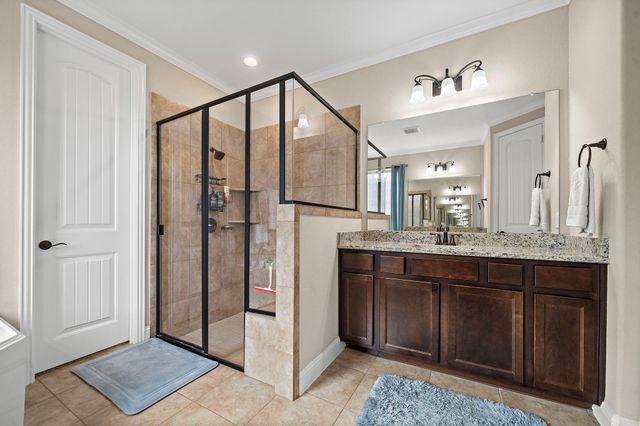 9610 Lochampton Drive, Tomball, TX 77375