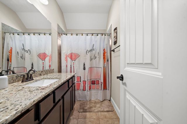 9610 Lochampton Drive, Tomball, TX 77375