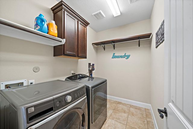 9610 Lochampton Drive, Tomball, TX 77375