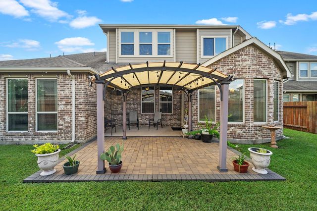 9610 Lochampton Drive, Tomball, TX 77375