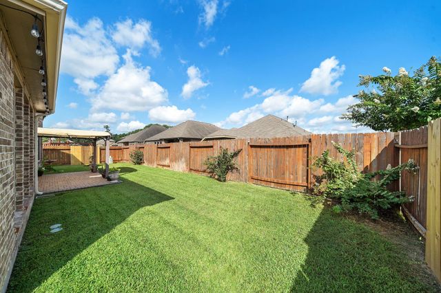 9610 Lochampton Drive, Tomball, TX 77375