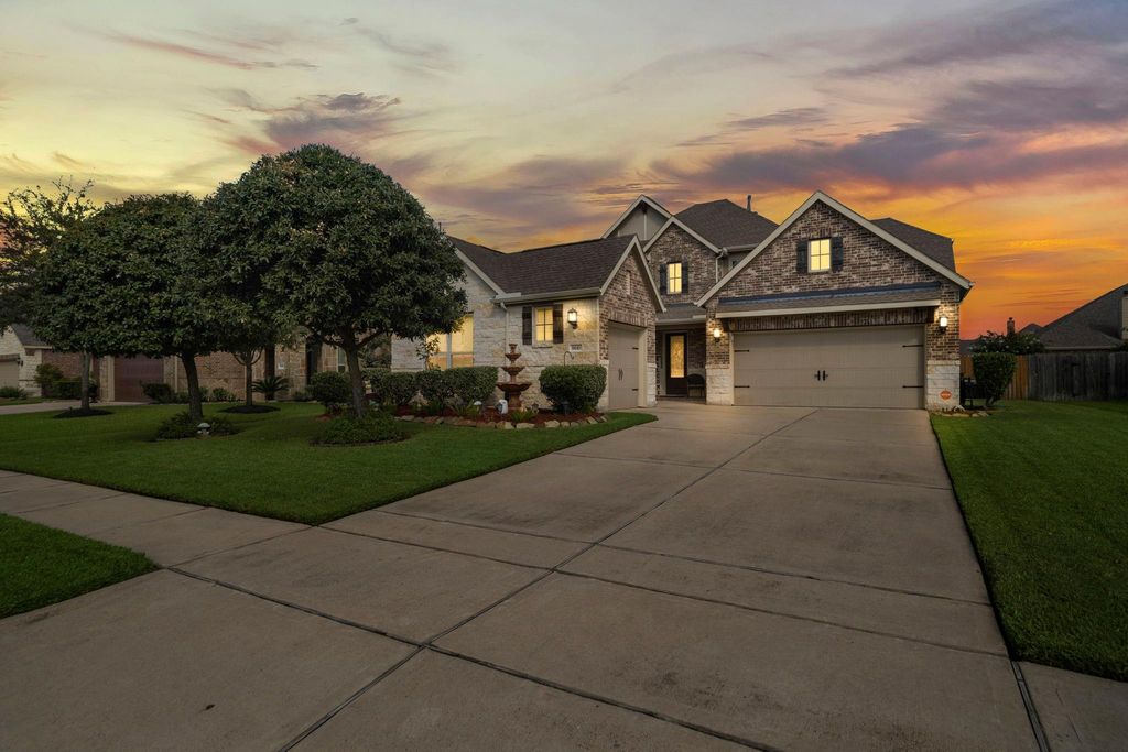 9610 Lochampton Drive, Tomball, TX 77375