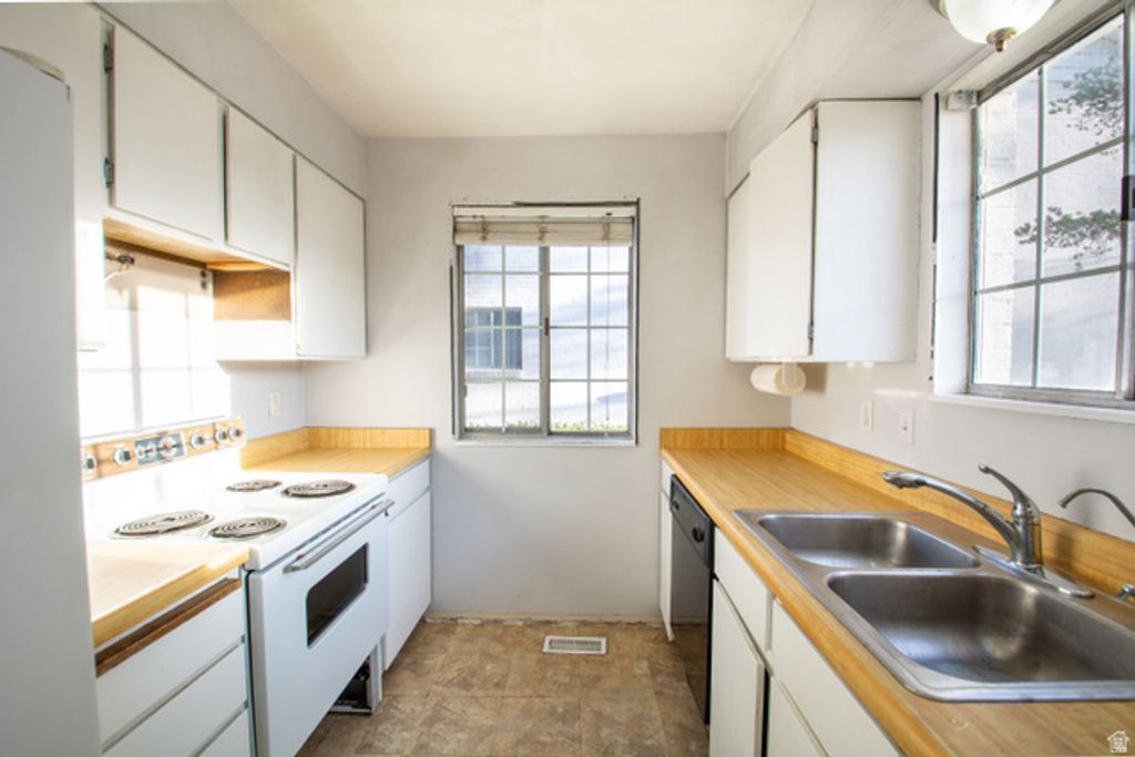 Image 4 of property listing at 3575 S 3200 W #5A, West Valley City, UT 84119