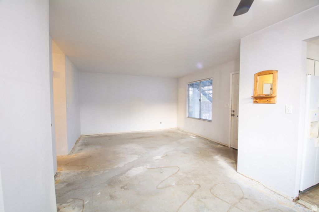 Image 7 of property listing at 3575 S 3200 W #5A, West Valley City, UT 84119