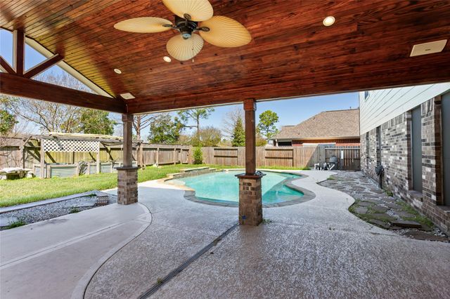 2322 Pine Brook Drive, Deer Park, TX 77536