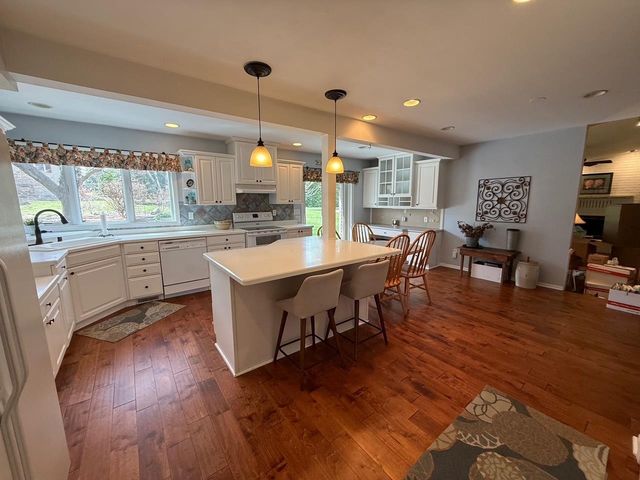 1310 Muirfield Court, Middleton, WI 53562