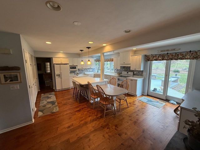 1310 Muirfield Court, Middleton, WI 53562