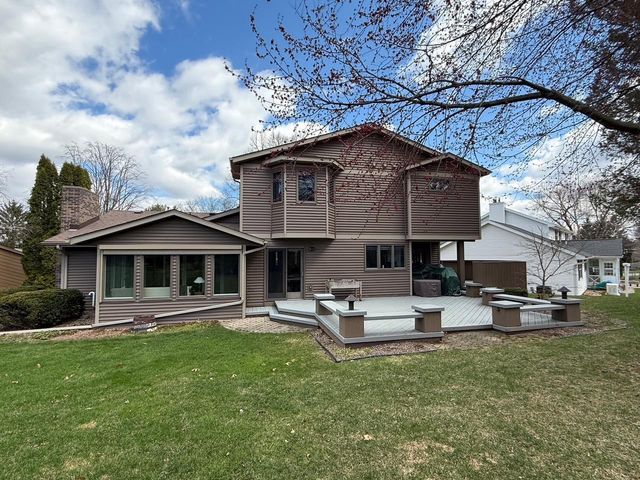 1310 Muirfield Court, Middleton, WI 53562