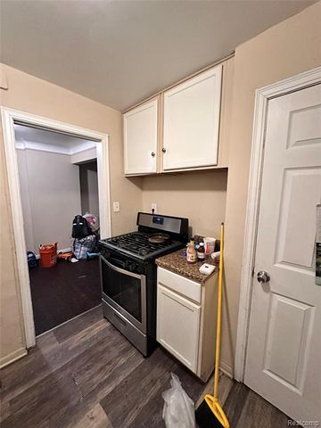 15756 Meyers Road, Detroit, MI 48227