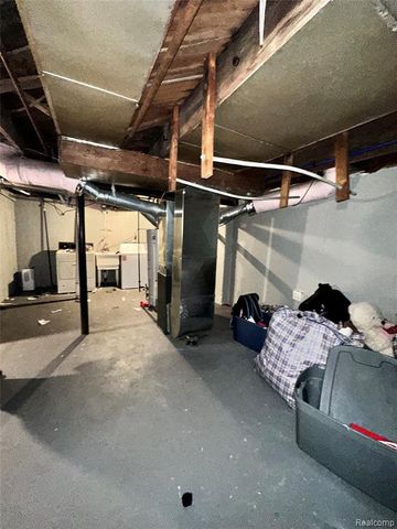 15756 Meyers Road, Detroit, MI 48227