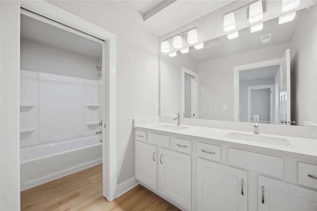 9428 NW 82nd Avenue, Johnston, IA 50131