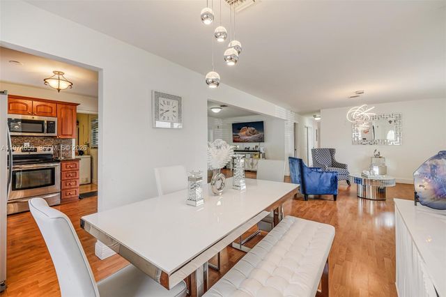 11751 SW 30th St, Miami, FL 33175