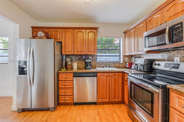 11751 SW 30th St, Miami, FL 33175