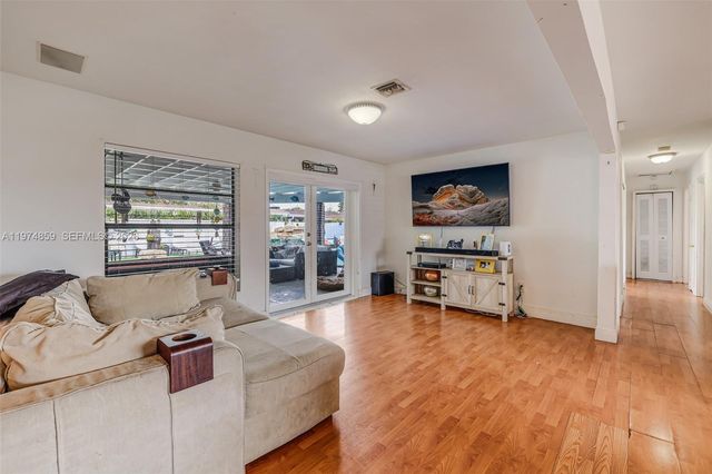 11751 SW 30th St, Miami, FL 33175