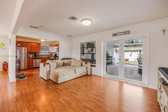 11751 SW 30th St, Miami, FL 33175