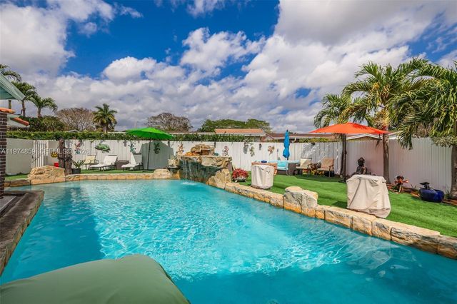 11751 SW 30th St, Miami, FL 33175