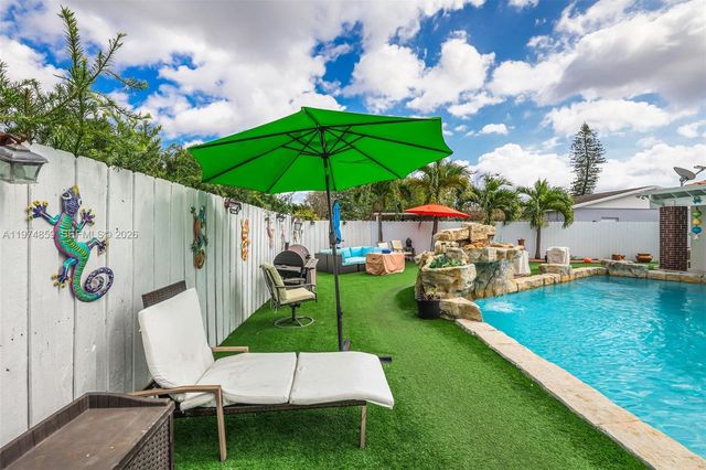 11751 SW 30th St, Miami, FL 33175