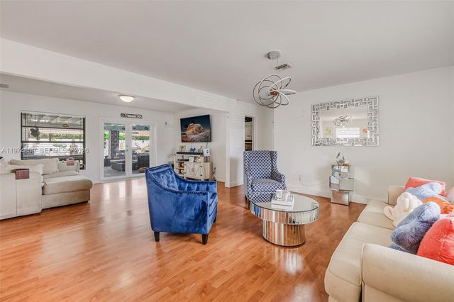 11751 SW 30th St, Miami, FL 33175