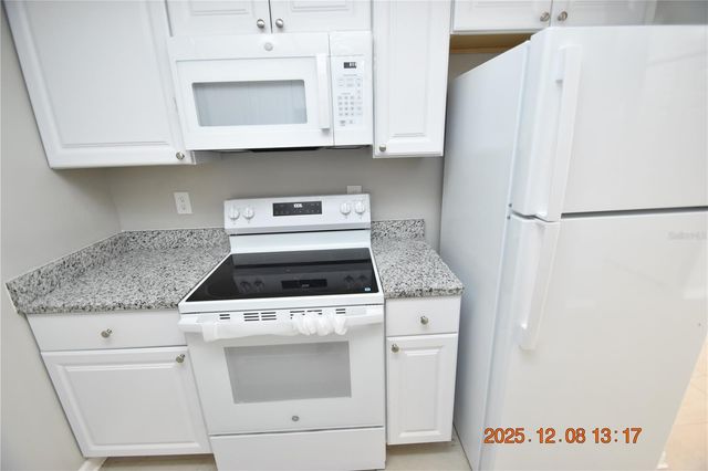 705 2ND AVENUE NW B, Ruskin, FL 33570