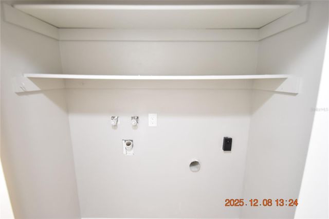 705 2ND AVENUE NW B, Ruskin, FL 33570