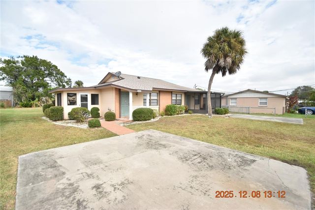 705 2ND AVENUE NW B, Ruskin, FL 33570