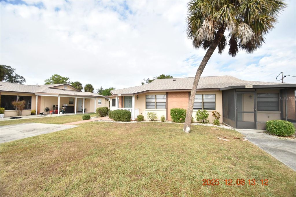 705 2ND AVENUE NW B, Ruskin, FL 33570