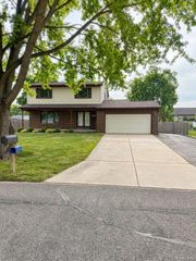 3786 Hazelton Avenue, Rochester Hills, MI 48307